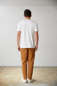 ベーシックスタイルTシャツ 男性 背面 着用イメージ